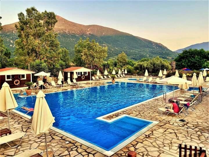 Camping Karavomilos 萨米 外观 照片